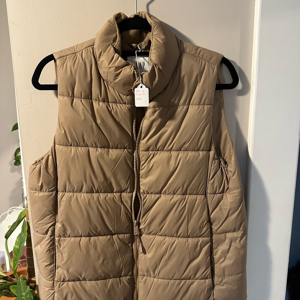 Gap Tan Puffer Vest